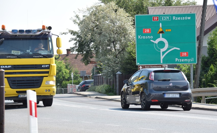 Kolejny ważny odcinek Via Carpatia. Podpisano umowę na projekt i budowę odcinka S19 Miejsce Piastowe - Dukla [ZDJĘCIA]