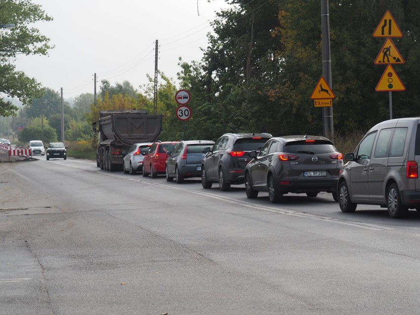 Zaczęły się roboty i korki na ulicy Pomorskiej. Na Stokach powstanie rondo