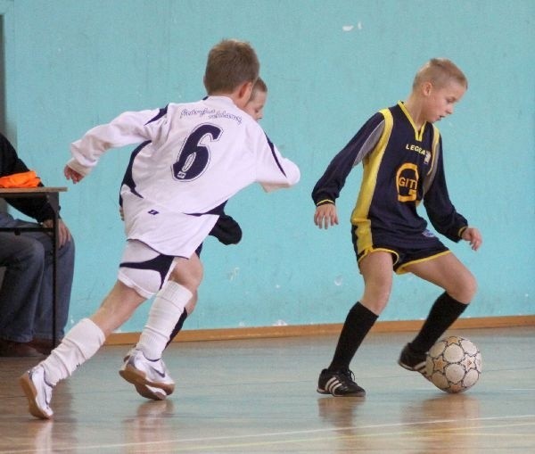 Mlodzi pilkarze (rocznik 2000 i mlodsi) z calego Podkarpacia...