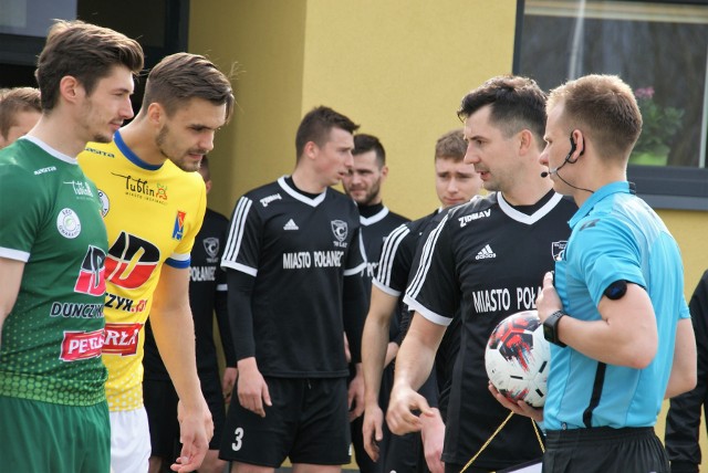 Piłkarze Czarnych Połaniec w sobotę zagrają na własnym boisku ze Stalą Rzeszów.