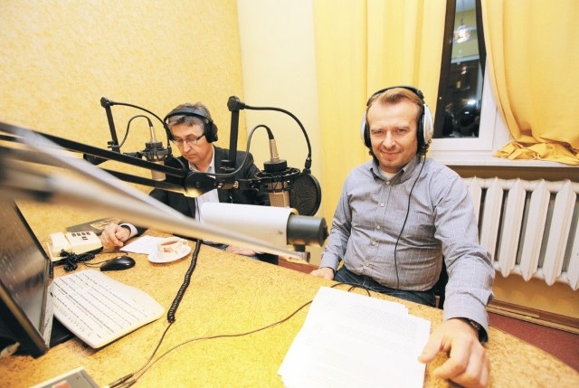 Dr Andrzej Lewszuk, radiolog (z prawej) i dr Jan Kochanowicz, neurolog, podczas radiowego spotkania
