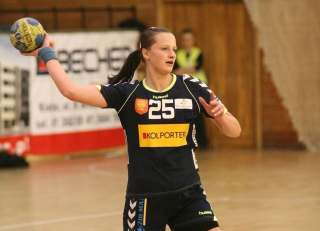 W Jeleniej Górze najskuteczniejsza w kieleckim zespole była Kamila Skrzyniarz. Rzuciła 9 bramek. 