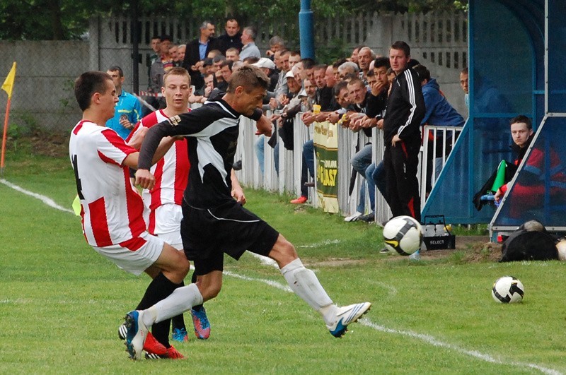 Strumyk Malawa pokonał na swoim boisku Resovię II 2-0.