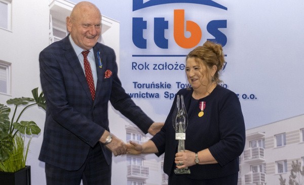 Prezes Beata Żółtowska z prezydentem Torunia.
