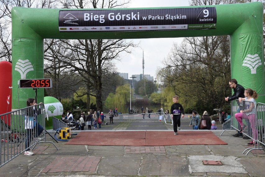 Chorzów: prawie 400 biegaczy wzięło udział z Biegu Górskim....