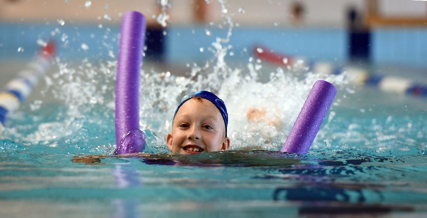 Na pływalni - sami zwycięzcy. W zawodach rywalizowało ponad 110 uczniów
