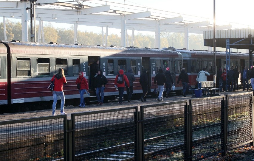 Kibice Widzewa jadą na mecz z Zagłębiem Lubin [ZDJĘCIA]