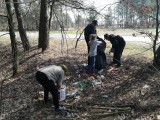 Mieszkańcy Skrzynna sami postanowili zadbać o porządek w okolicy i posprzątali śmieci