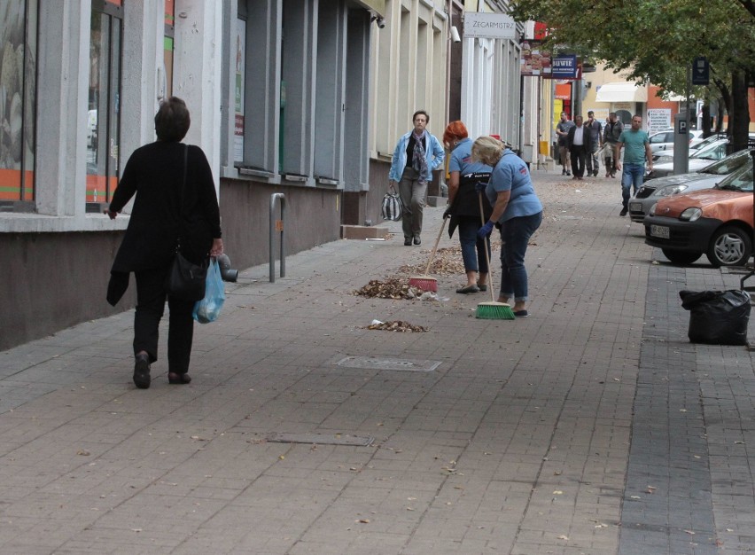 Mimo, że pracownice MZDiK codziennie starają się sprzątać...