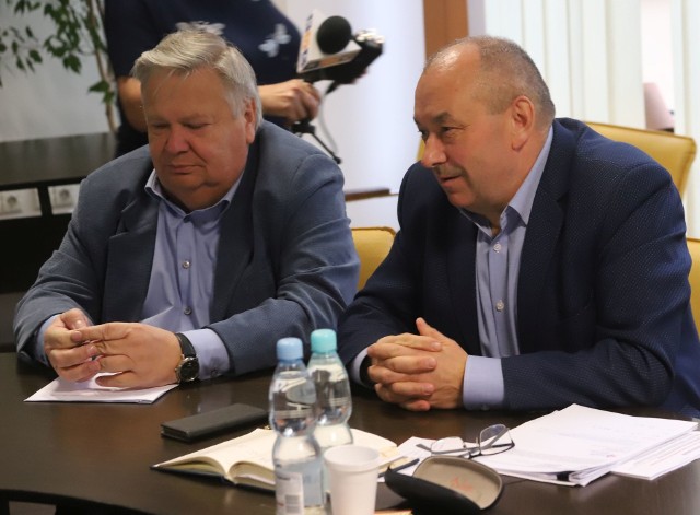 Na zdjęciu od lewej: dyrektor radomskiego pogotowia Piotr Kowalski i wiceprezes MZDiK w Radomiu Krzysztof Wołczyński.