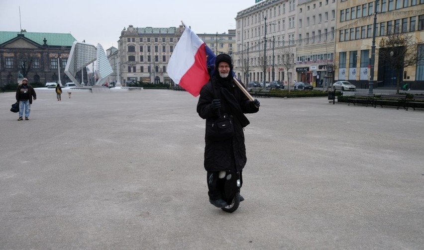 Przy kilkustopniowym mrozie demonstrowało około 300 osób