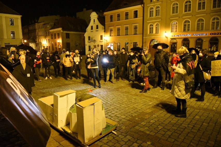 Jaki kraj, taki Sejm! - protest pod Kopernikiem ZDJĘCIA 