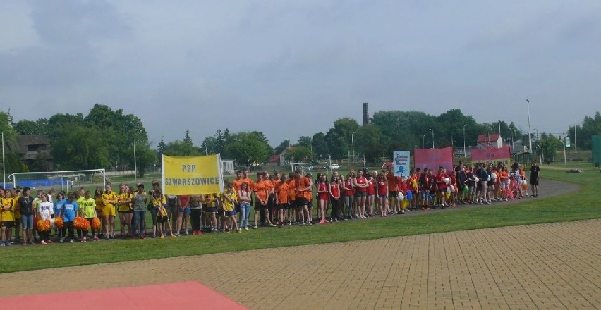 Uczniowie rywalizowali na stadionie w Bodzechowie 