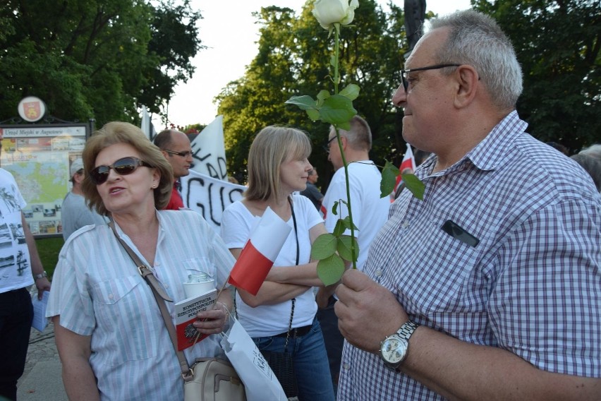 Augustów. Pikietowali razem z Komorowskim na rynku (zdjęcia)