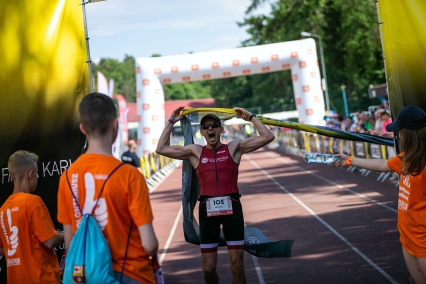 Michał Piech od trzech lat próbuje swoich sił w triathlonie,...