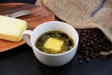 Kawa z masłem na odchudzanie! Poznaj właściwości kawy kuloodpornej (bulletproof coffee) i przekonaj się, czy jest zdrowa