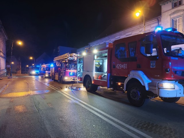 W poniedziałkowy wieczór w jednej z kamienic przy ulicy 5 Marca w Złocieńcu doszło do pożaru.