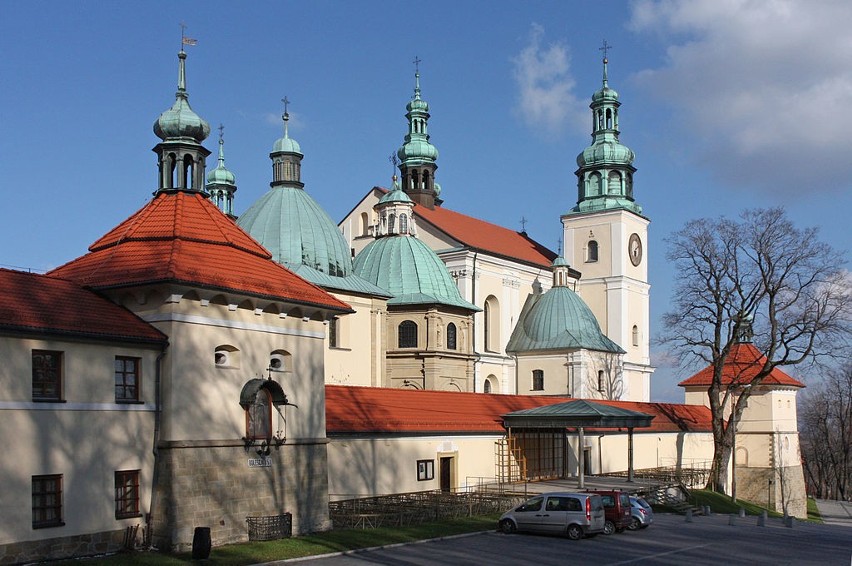 Sanktuarium pasyjno-maryjne oo. bernardynów znajdujące się w...