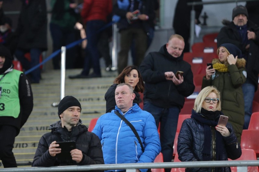 Mecz Piast Gliwice - Pogoń Szczecin oglądało niespełna trzy...