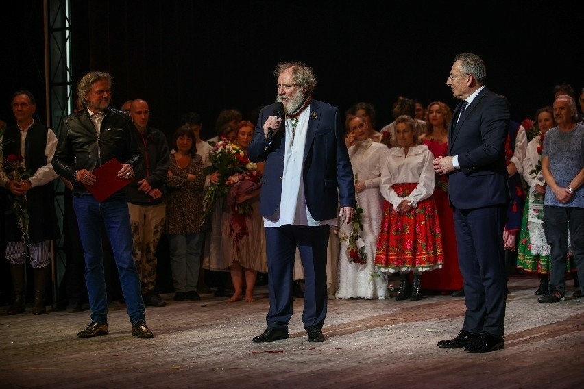 W sobotę odbyła się w Teatrze Słowackiego premiera "Wesela"...