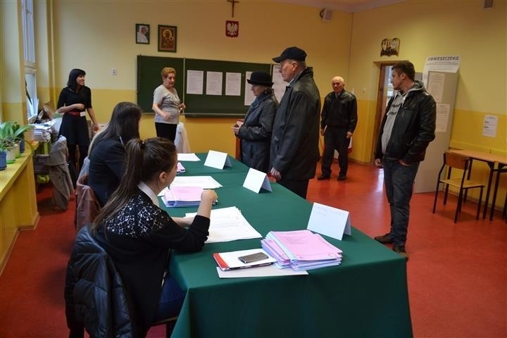 Wybory samorządowe 2014 Częstochowa: Lokale wyborcze otwarte bez zakłóceń [ZDJĘCIA]