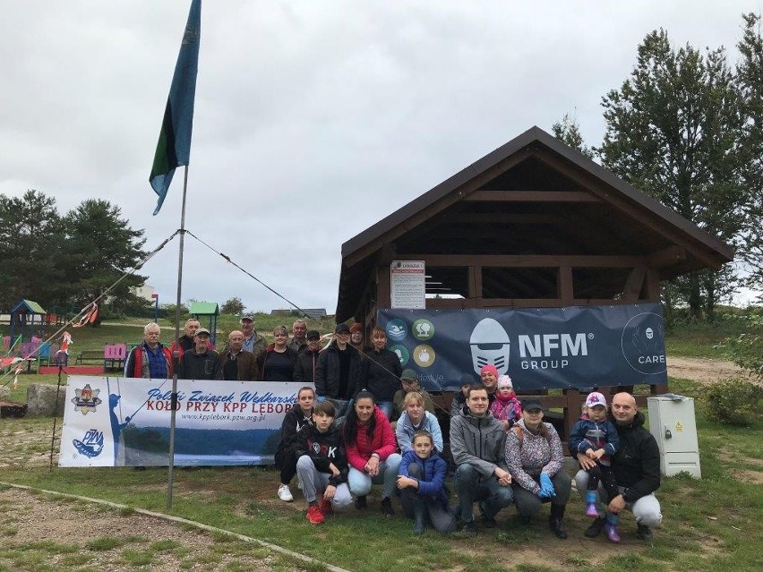 Akcja sprzątania Jeziora Lubowidz zorganizowała firma NFM...