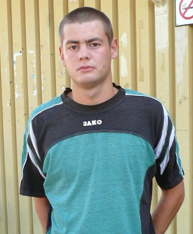 Michał Kachniarz, piłkarz "Stalówki", wznowił treningi po ciężkiej kontuzji, na razie trenuje indywidualnie.