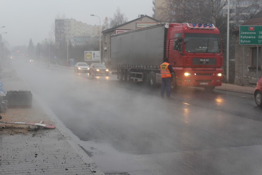 Chrzanów. Kolejny "poślizg" przy remoncie drogi krajowej 79 [ZDJĘCIA]