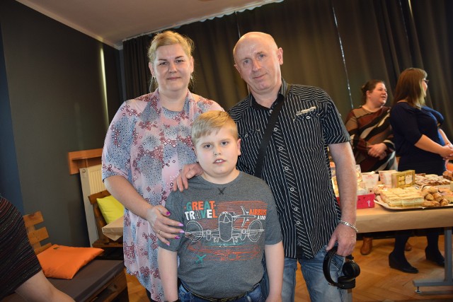 12-letni Artur Papież z rodzicami - mamą Marzeną i tatą Arturem