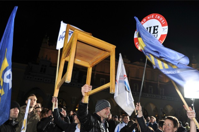 Demonstracja przeciwników prezydenta Komorowskiego.