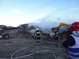 Pożar na wysypisku śmieci w Gilwie Małej. W akcji brało udział 9 zastępów straży pożarnej [zdjęcia]