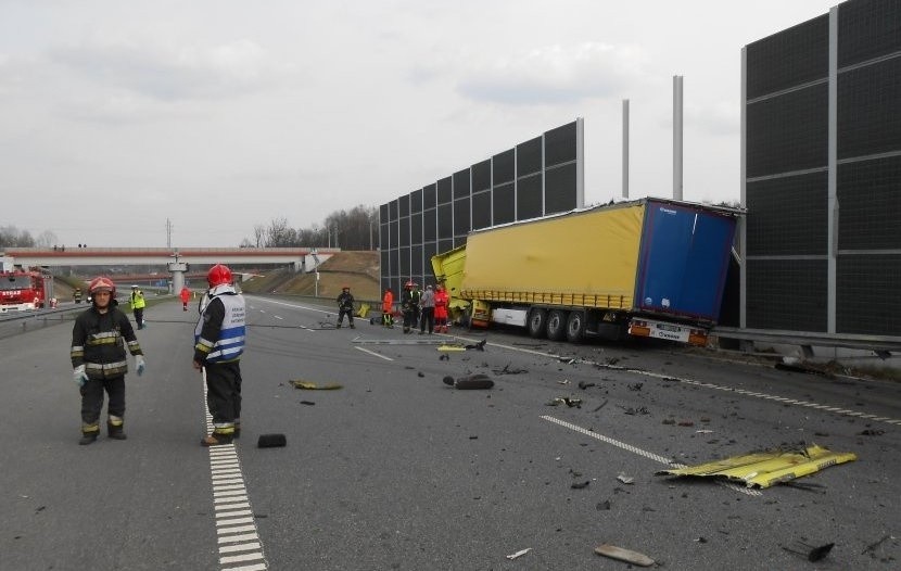 Wypadek na A1 w Bytomiu: 39-letni kierowca samochodu...