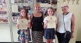 Uczennice z Rusinowa w powiecie przysuskim zostały nagrodzone w ogólnopolskim konkursie "Ojcowizna", właśnie odebrały dyplomy i gratulacje 