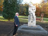 Rzeźba nadwornego rzeźbiarza Adolfa Hitlera w gminie Trąbki Wielkie. Niezwykła historia zapomnianego dzieła. ZDJĘCIA