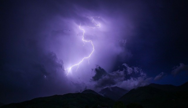 Meteorolodzy wydali ostrzeżenie przed burzami i wiatrem. 18 maja w Śląskiem mogą wystąpić gwałtowne zjawiska atmosferyczneZobacz kolejne zdjęcia/plansze. Przesuwaj zdjęcia w prawo naciśnij strzałkę lub przycisk NASTĘPNE