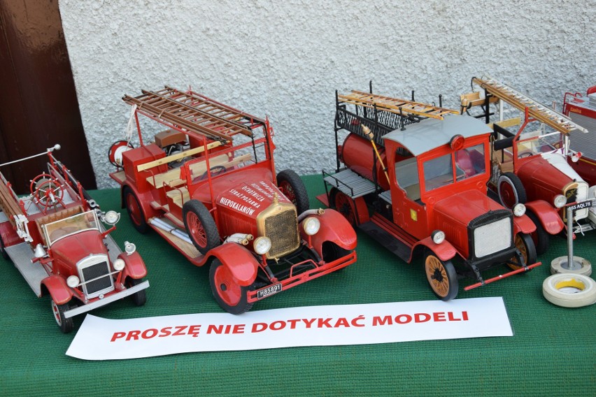 Ponad 30 modeli pojazdów strażackich z różnych czasów można...