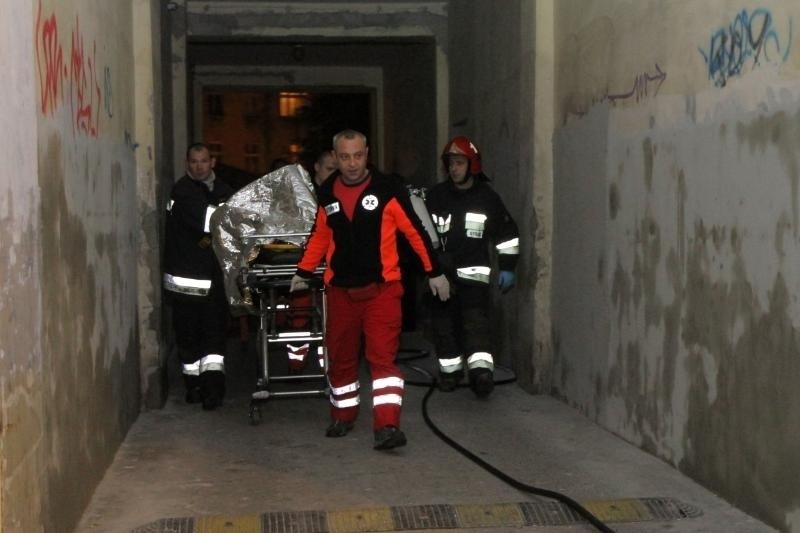 Wrocław: Pożar i ewakuacja na Jedności Narodowej. 3 osoby ranne, 1 w ciężkim stanie (ZDJĘCIA)