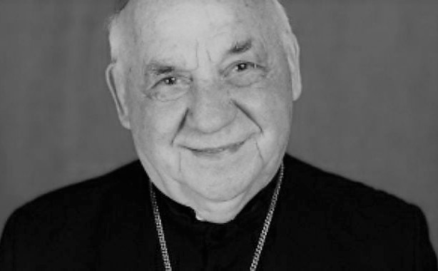 Abp Stanisław Szymecki sakrę biskupią przyjął 12 kwietnia 1981 r. z rąk papieża Jana Pawła II w Kaplicy Sykstyńskiej na Watykanie.