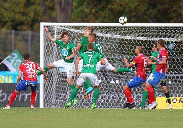 Piłkarze Warty zagrają w "ogródku" dopiero drugi raz w tym sezonie. Poprzednie spotkanie z Rakowem Częstochowa przegrali 0:2