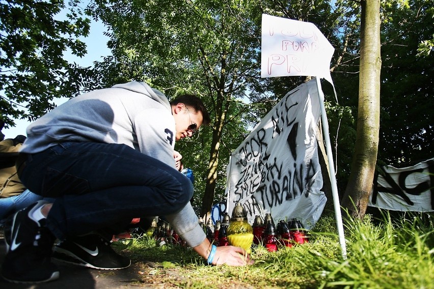 Około 100 osób protestowało pod komisariatem policji Wrocław...