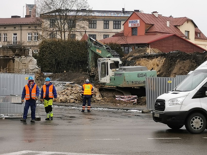 Trwa remont wiaduktów w Chrzanowie. Komunikacyjny paraliż. W godzinach szczytu lepiej omijać centrum miasta [ZDJĘCIA]