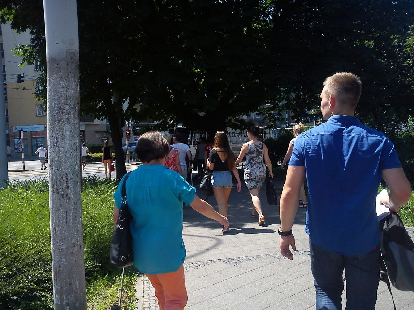 Tramwaje wróciły na mosty Warszawskie. Ulga dla pasażerów, bo komunikacja zastępcza to była kpina!