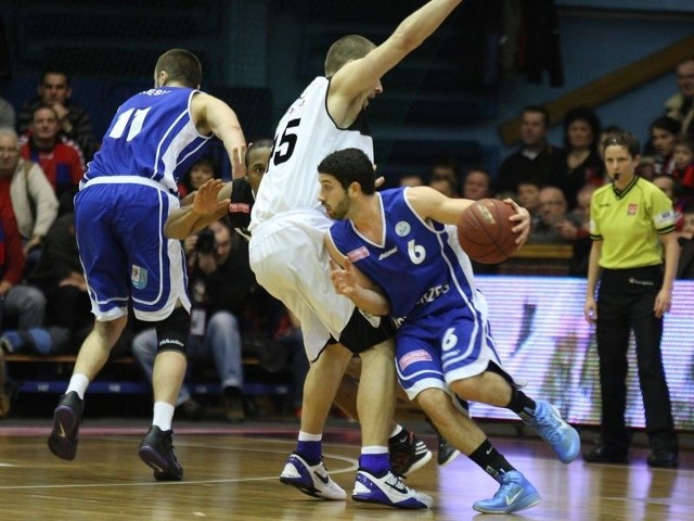 W spotkaniu Tauron Basket Ligi, Energa Czarni Słupsk pokonała Kotwicę Kołobrzeg 95:63.