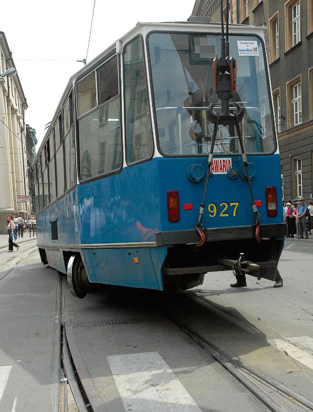 Wykolejenia tramwajów to efekt m.in. kiepskiego stanu torowisk