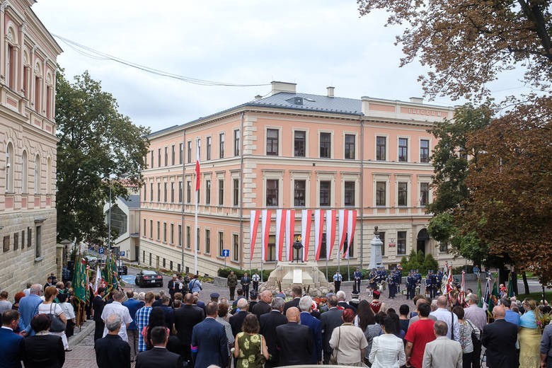 Na godz. 13.15 zaplanowano uroczystości przy Grobie...