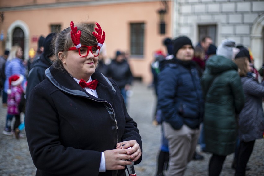 Święty Mikołaj poprowadził tradycyjny orszak ulicami Lublina. Zobacz zdjęcia
