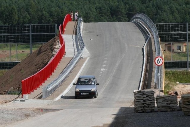 Mutant nad kielecką obwodnicą! Zamiast wiaduktu jest... skocznia narciarska