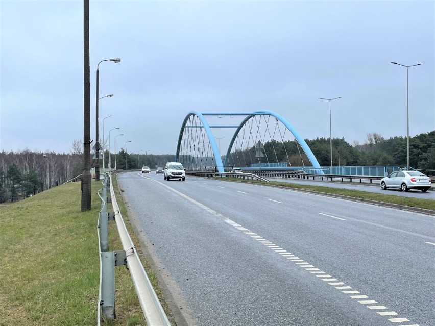 Koszt przebudowy zachodniego wiaduktu w ciągu al. Armii...