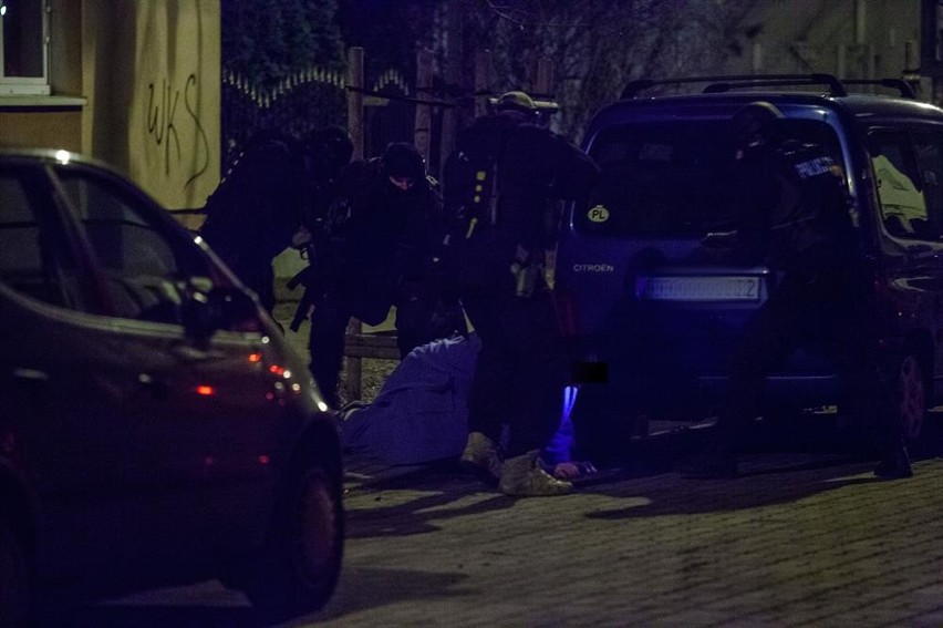 Na Szwederowie w Bydgoszczy mężczyzna groził wysadzeniem kamienicy. Teraz siedzi w policyjnej celi