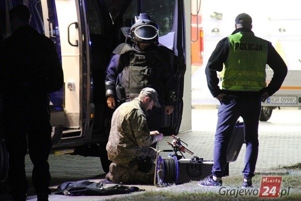 Alarm bombowy przed siedzibą straży pożarnej i policji w Grajewie. Mężczyzna uciekał kradzionym samochodem [3 wrzesień 2019]